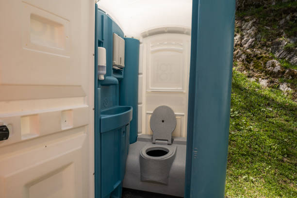 Best Portable restroom trailer rental  in Clarkesville, GA